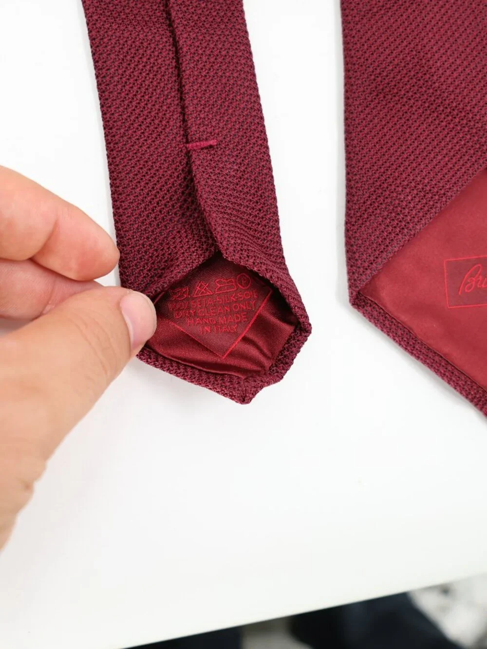 NWT Brioni Tie Men's w4 L60 knit Silk Necktie Hand Made in Italy Burgundy luxury